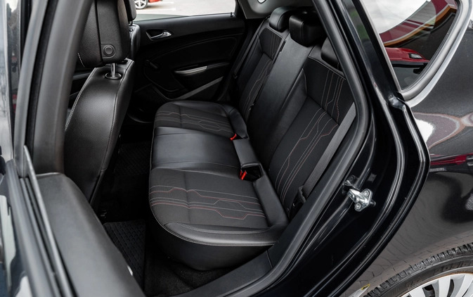 Toyota Corolla Cross cena 185900 przebieg: 7377, rok produkcji 2022 z Chojnów małe 326